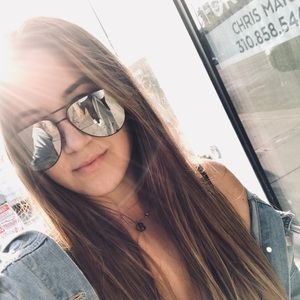 Meet your Posher, Violeta